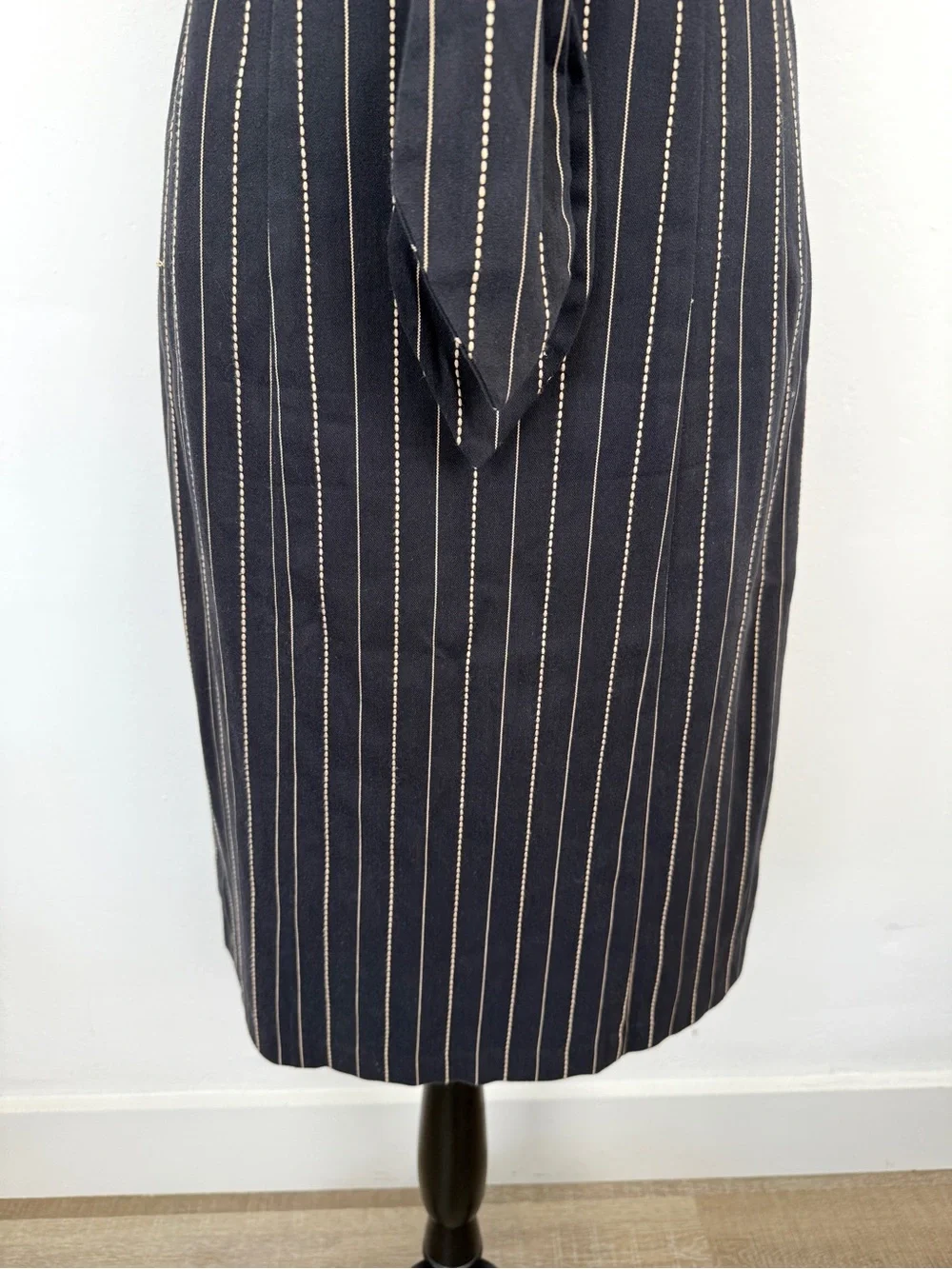 Vintage Nanette Lepore Size 6 Black Pinstripe Belted Corset Sheath Dress - Picture 5 of 13